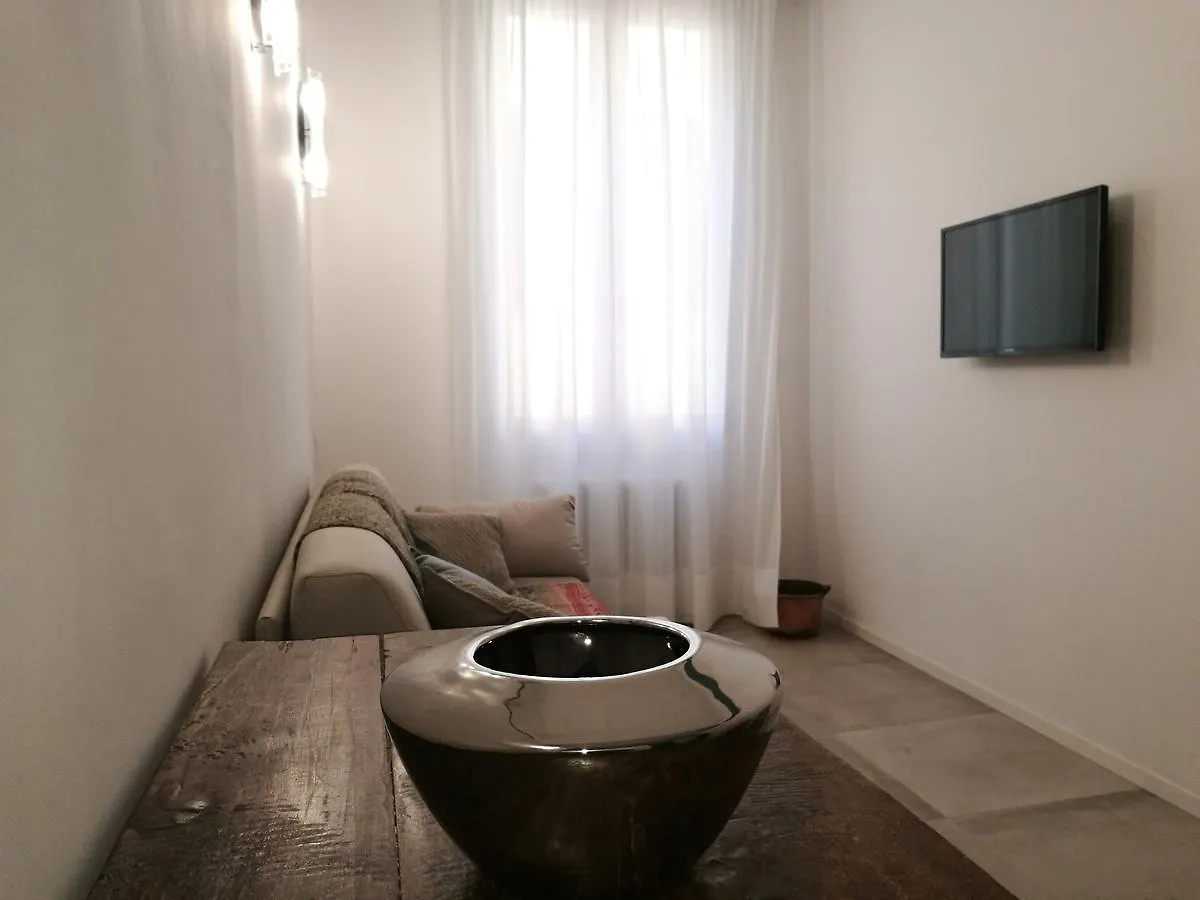 Residence Piazza San Domenico Bologna Italy
